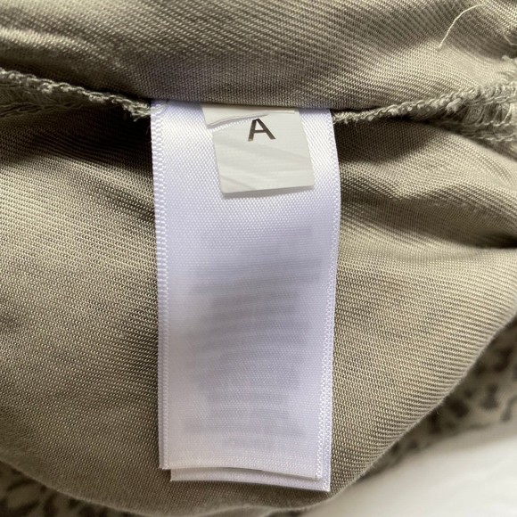 Nicole Miller CUT OFF Hem Jogger Pants Medium Taupe Animal Print Lyocell READ - Picture 16 of 16